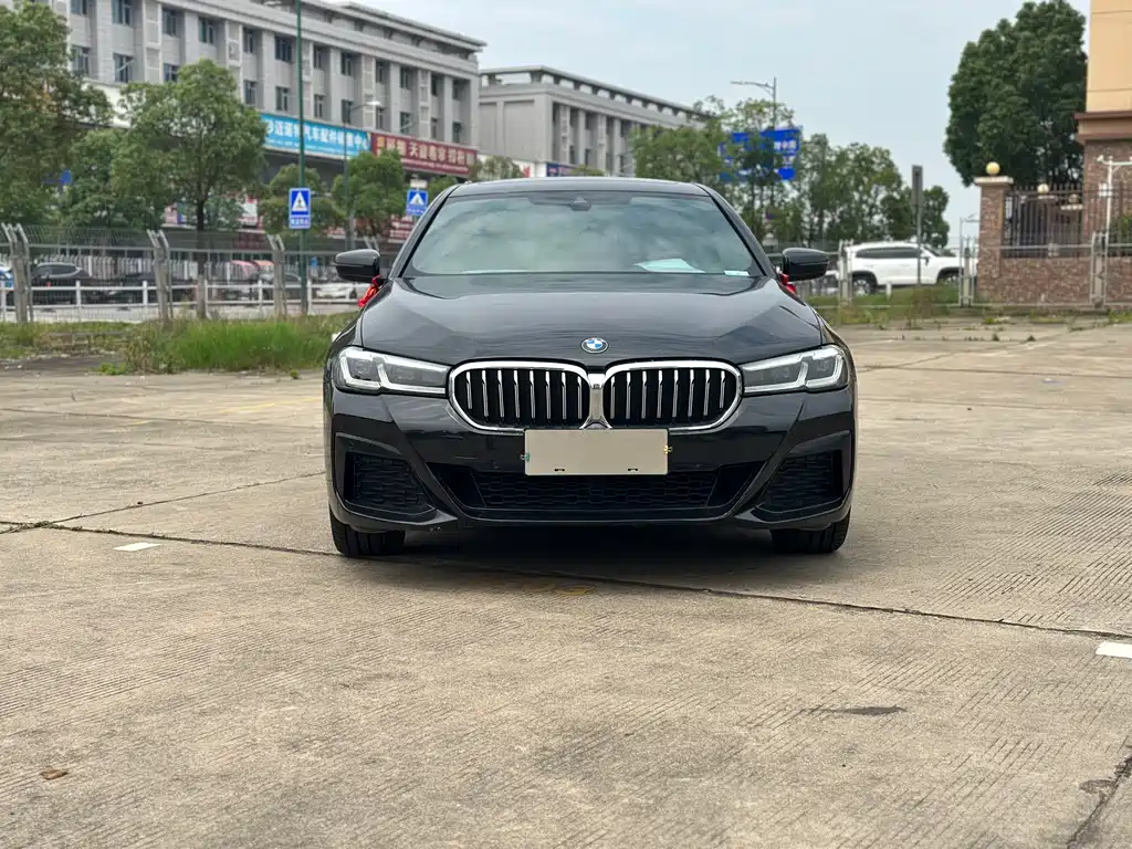 BMW 5 Series 2023 — фото 1