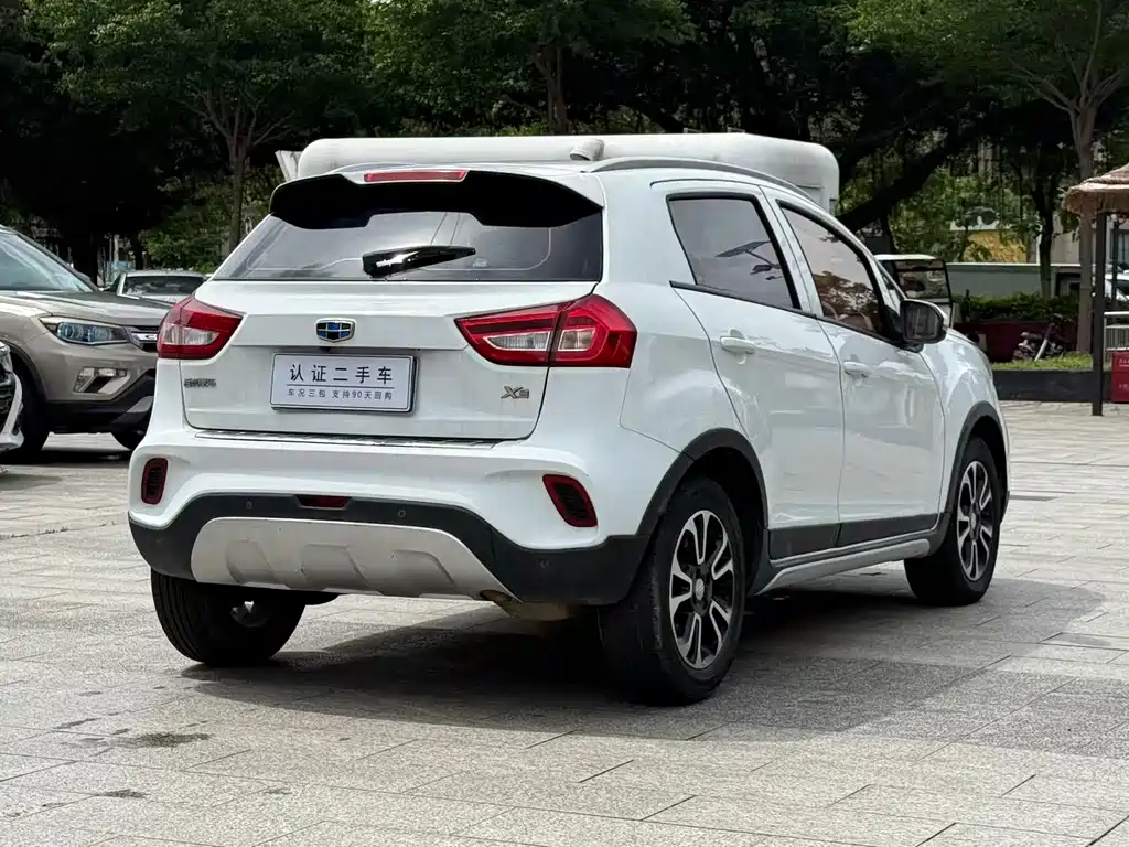 Geely Vision X3 2018 — фото 8