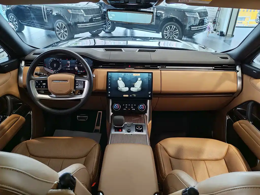 Land Rover Range Rover 2023 — фото 17