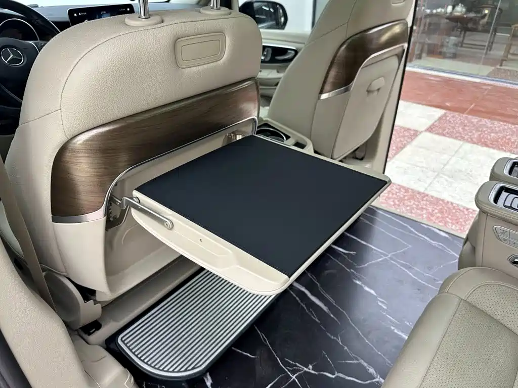 Mercedes-Benz V-Class 2023 — фото 26
