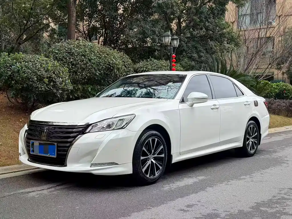 Toyota Crown 2018 — фото 2