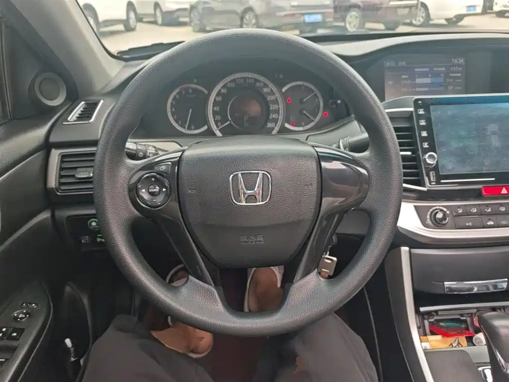 Honda Accord 2015 — фото 11