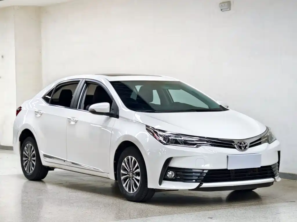 Toyota Corolla 2018 — фото 3