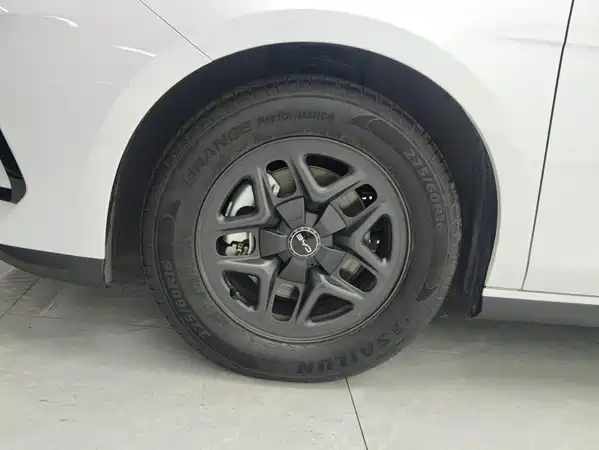 BYD Seal 05 DM-i 2025