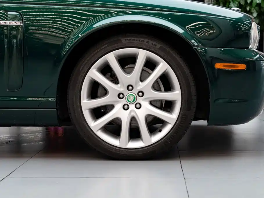 Jaguar XJ 2009 — фото 20