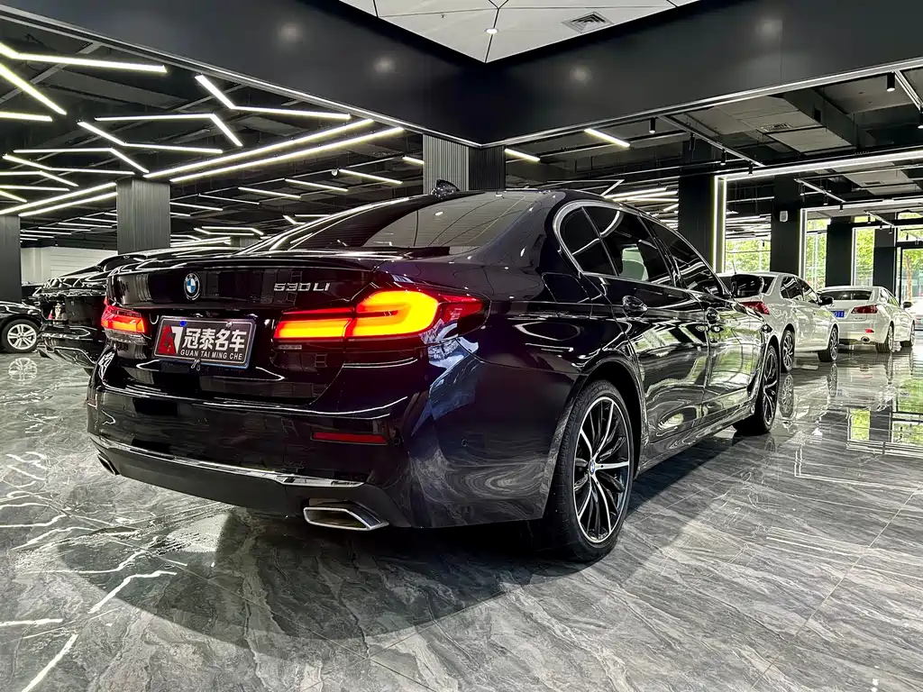 BMW 5 Series 2021 — фото 5