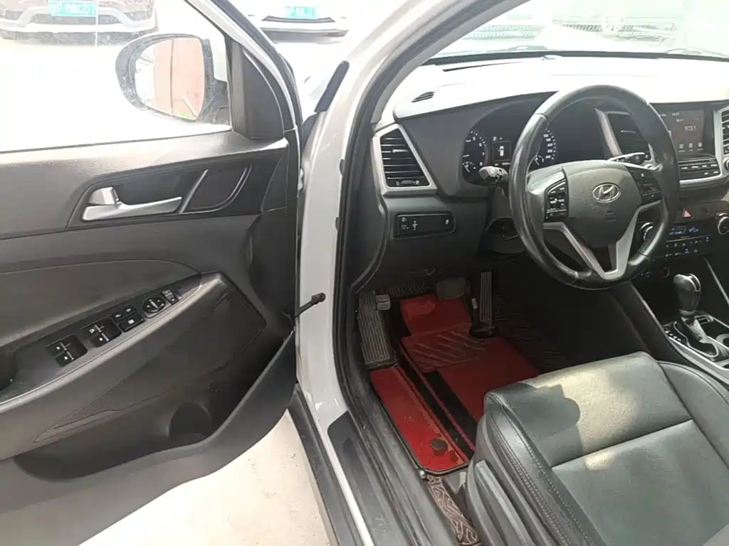 Hyundai Tucson 2016 — фото 16