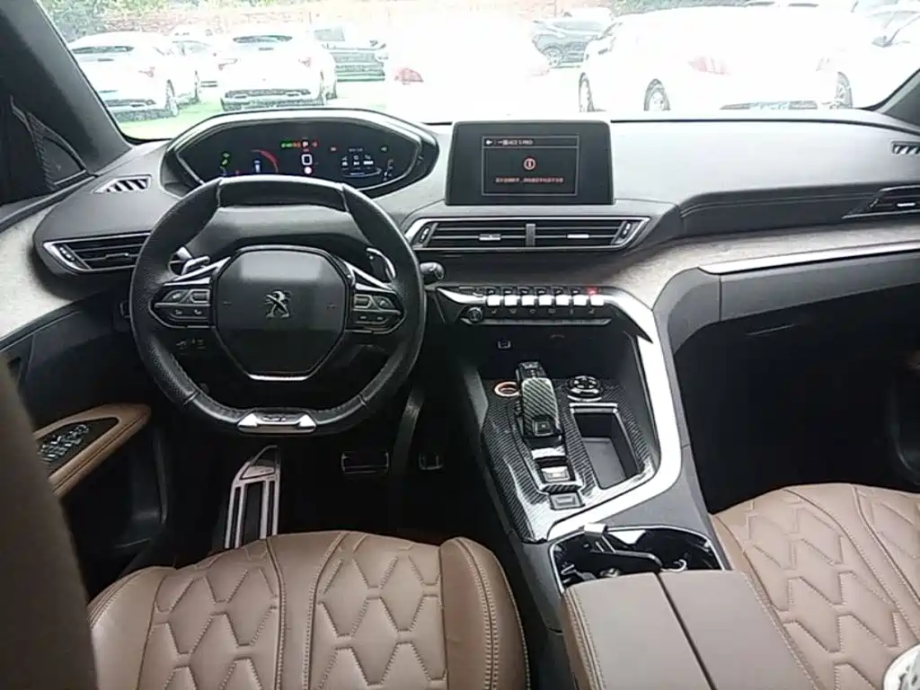 Peugeot 5008 2017 — фото 11