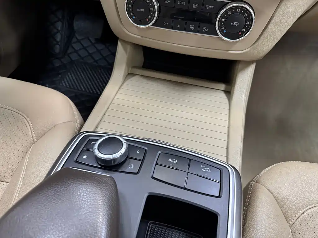 Mercedes-Benz M-Class 2015 — фото 26