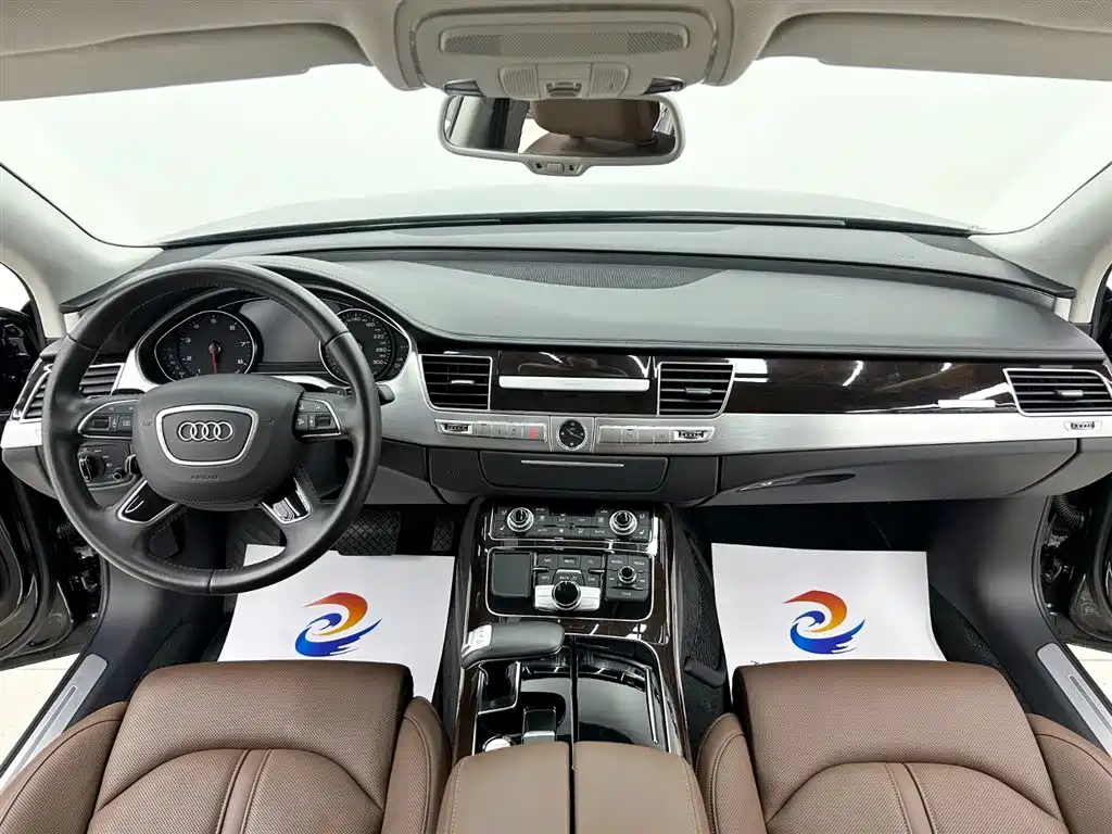 Audi A8 2015 — фото 19