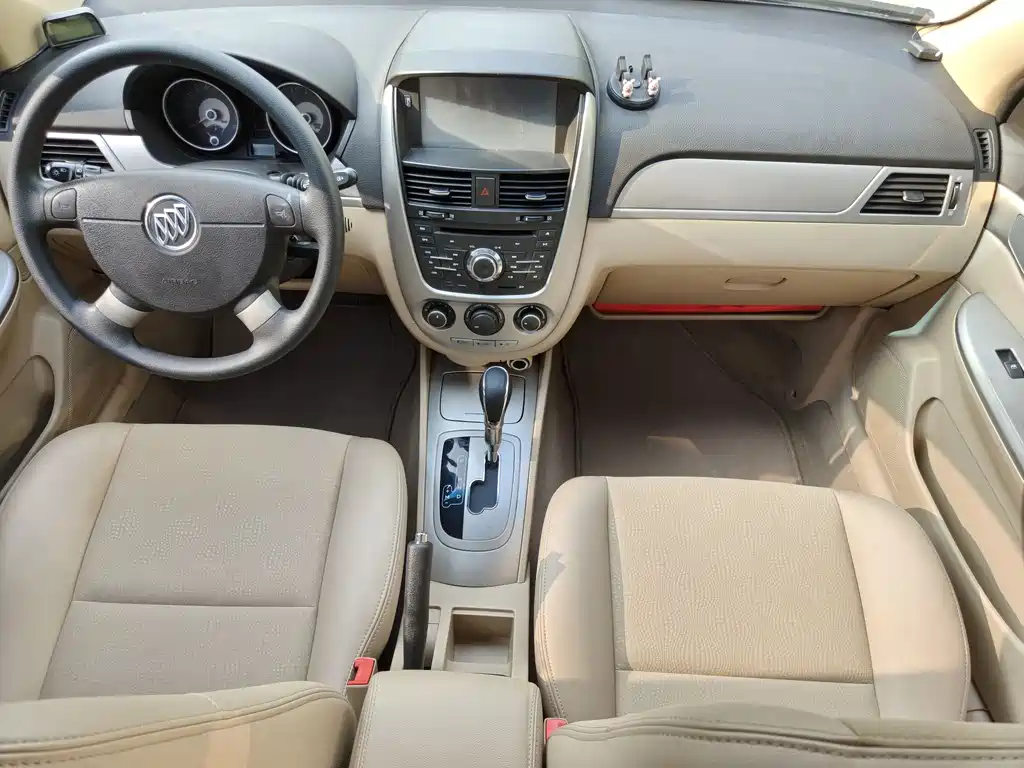 Buick Excelle 2013 — фото 18