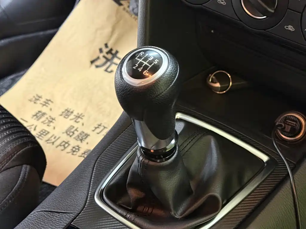 Mazda 3 Axela 2015 — фото 19