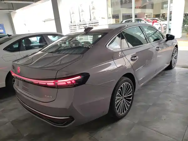 Volkswagen Passat 2024