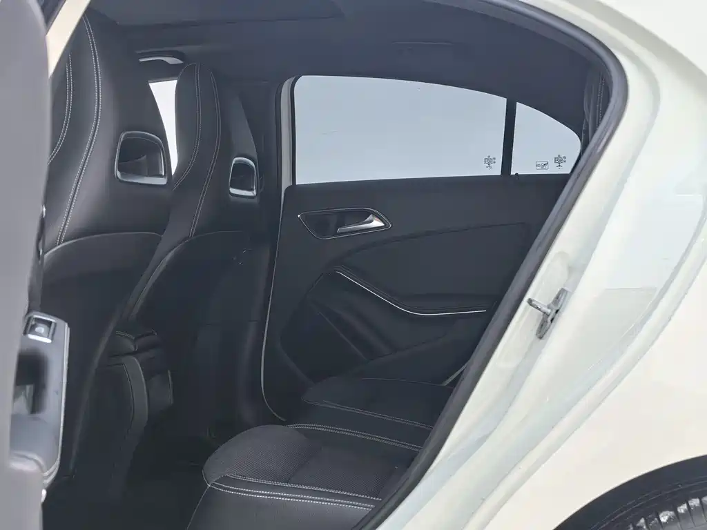 Mercedes-Benz A-Class 2015 — фото 7