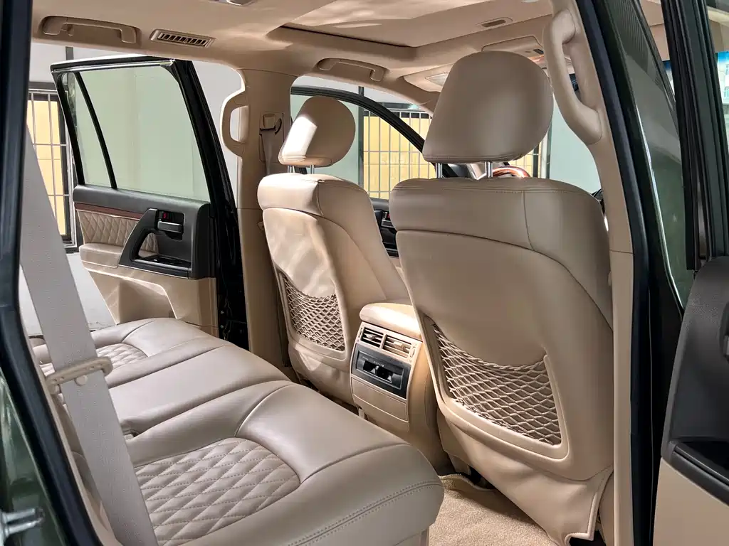 Toyota Land Cruiser 2015 — фото 11