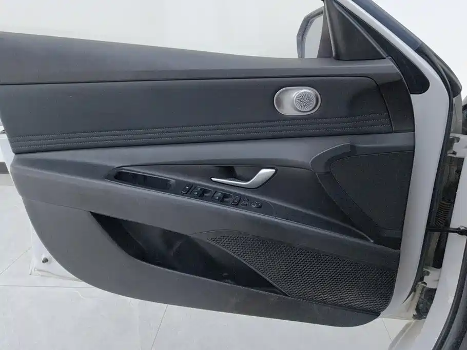 Hyundai Elantra 2021