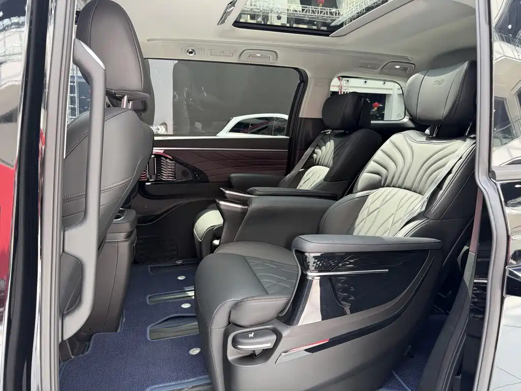 GAC Motor Trumpchi M8 2025 — фото 9