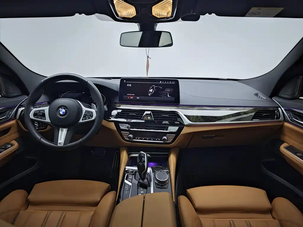 BMW 6 Series GT 2024 — фото 16