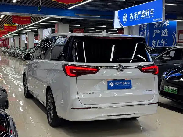 Buick GL8 2024
