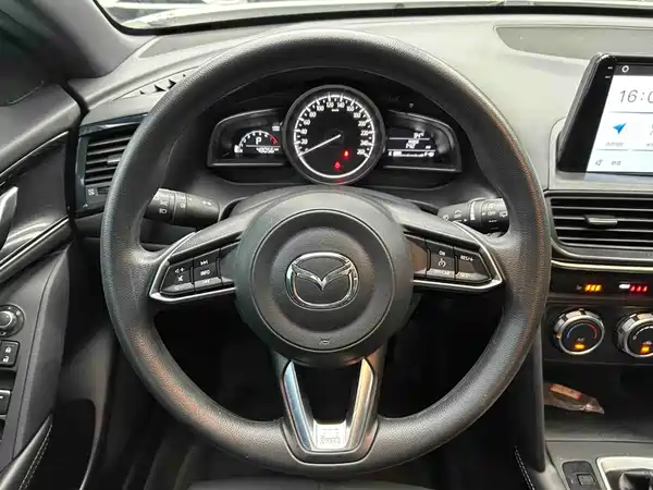Mazda CX-4 2023