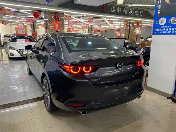 Mazda 3 Axela 2022