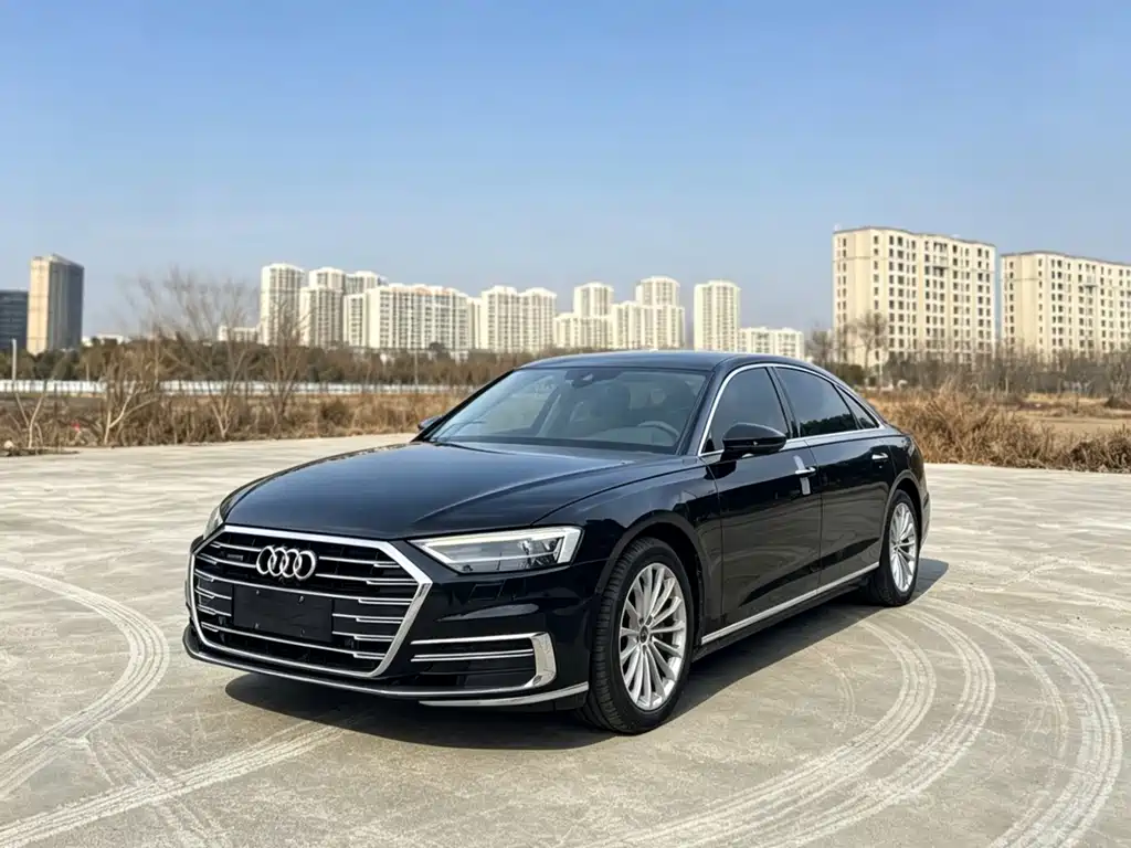 Audi A8 2018 — фото 1