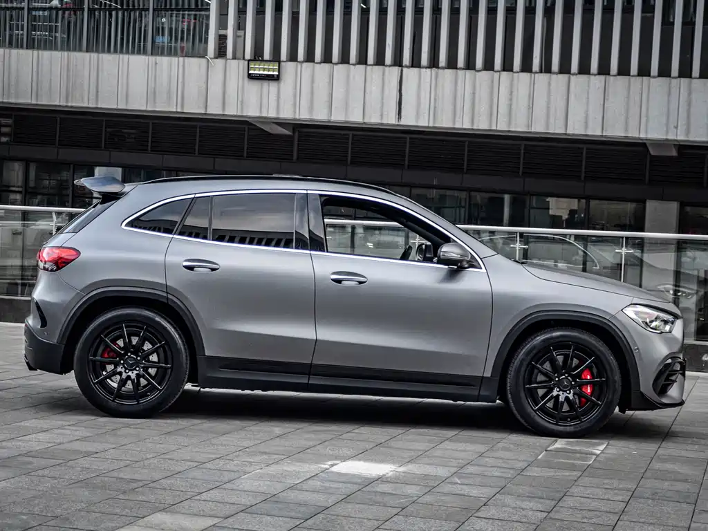 Mercedes-Benz GLA AMG 2022 — фото 24