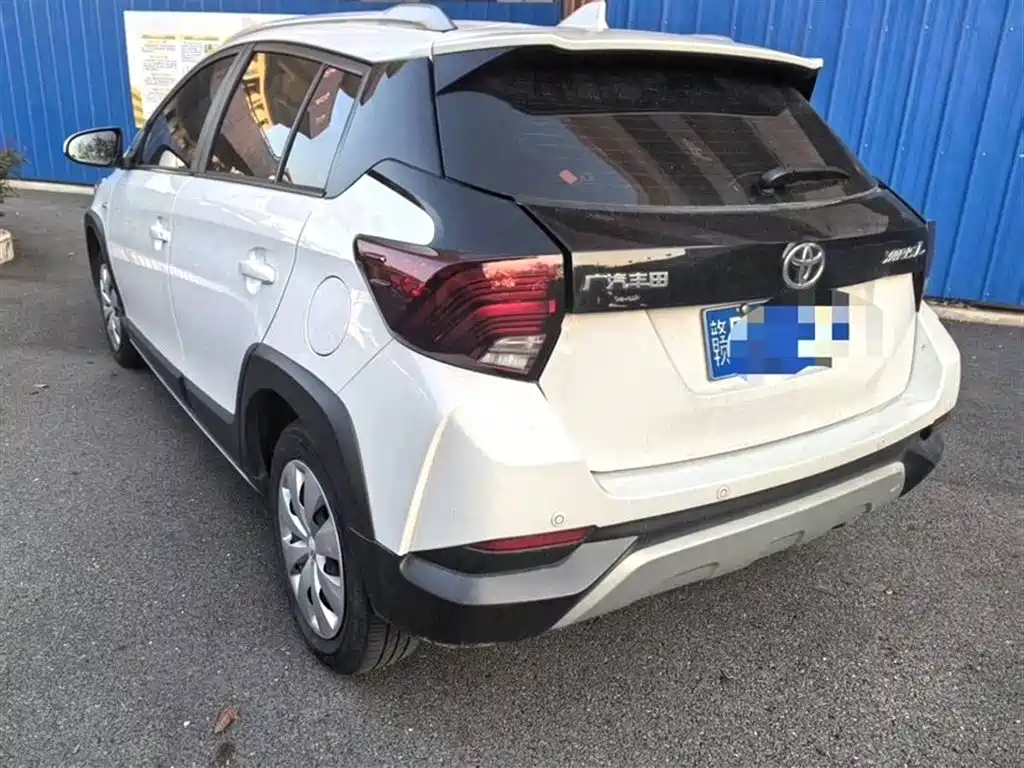 Toyota Yaris L 2022