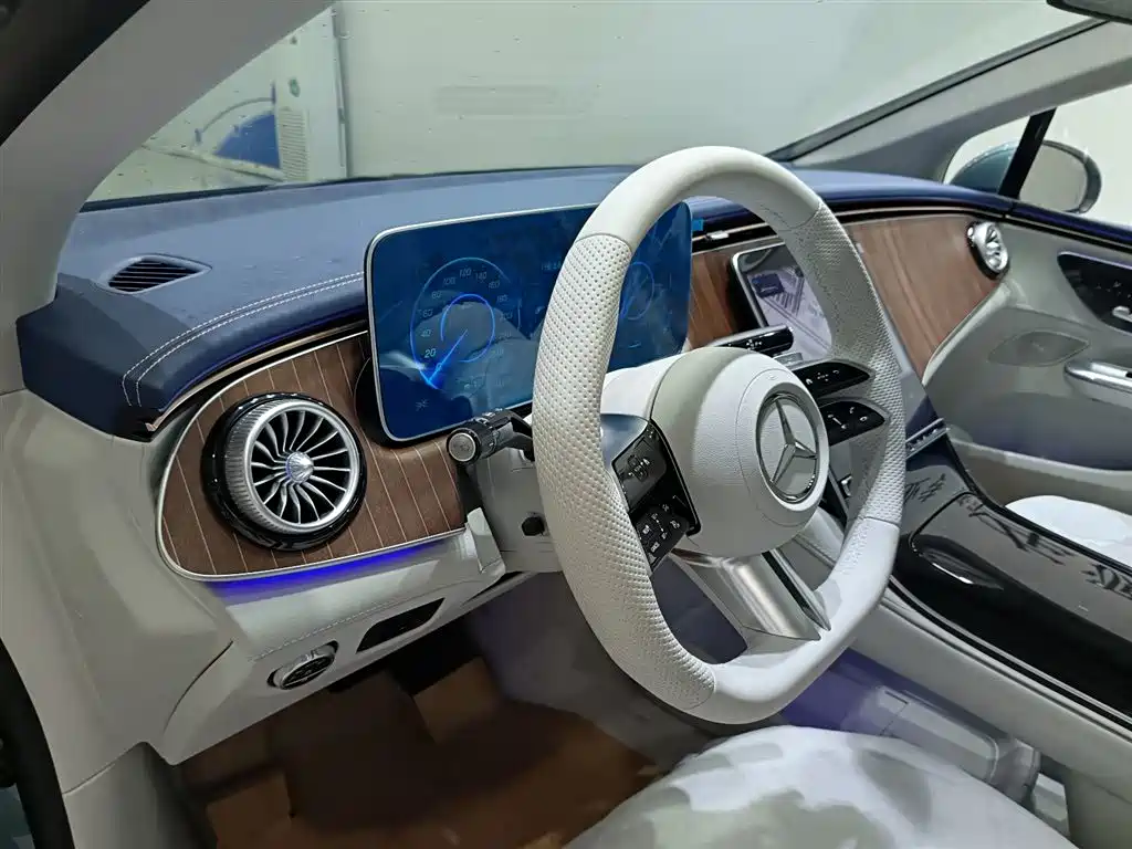 Mercedes-Benz EQE 2025 — фото 10