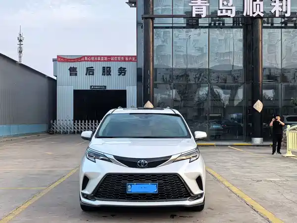 Toyota Granvia 2023