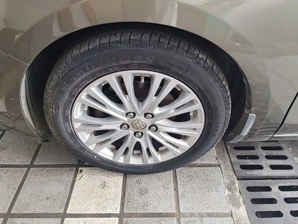 Buick Excelle 2015 — фото 23