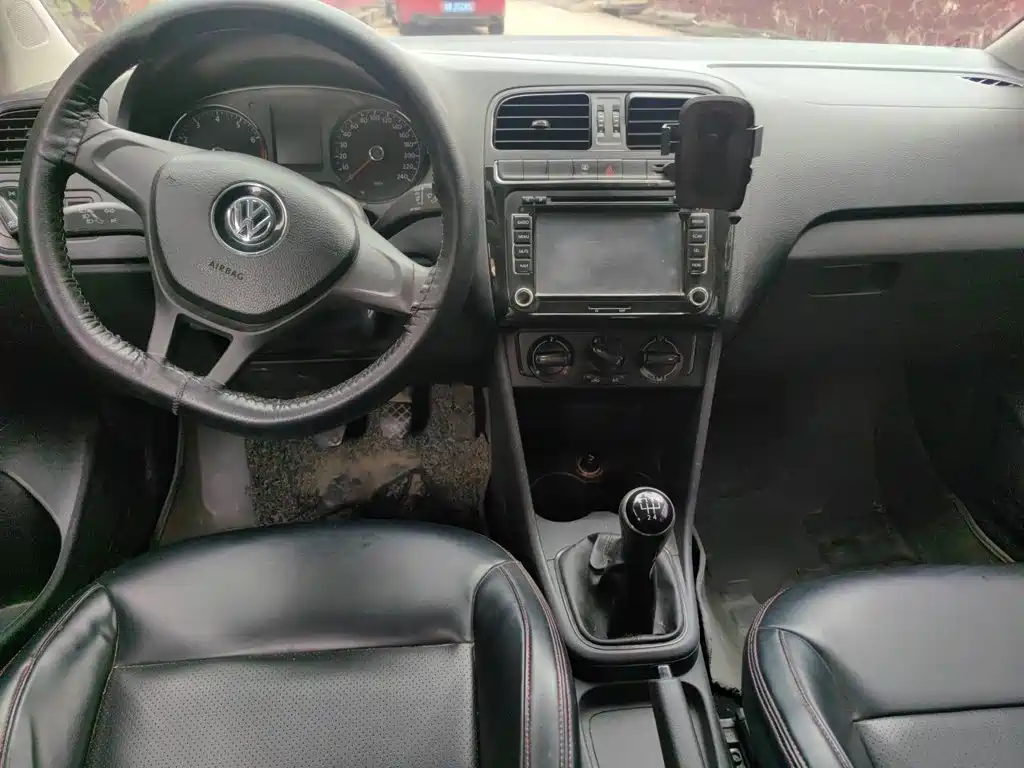 Volkswagen Polo 2015