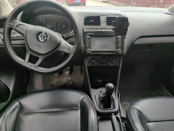 Volkswagen Polo 2015