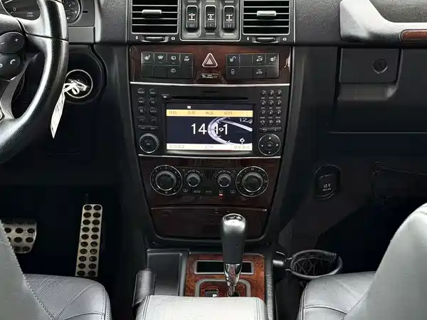 Mercedes-Benz G-Class 2011