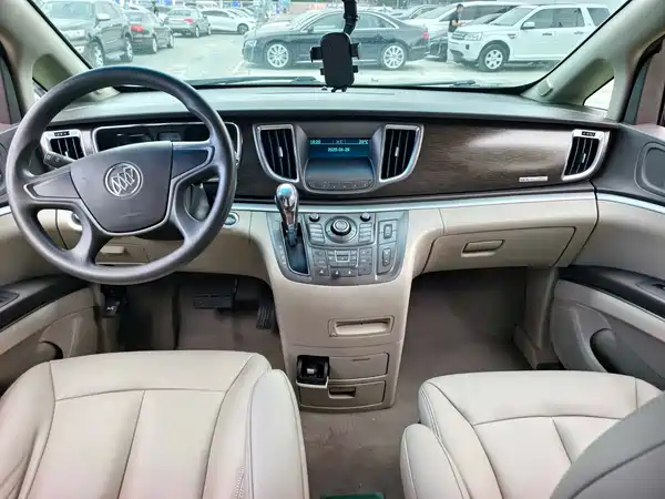 Buick GL8 2011
