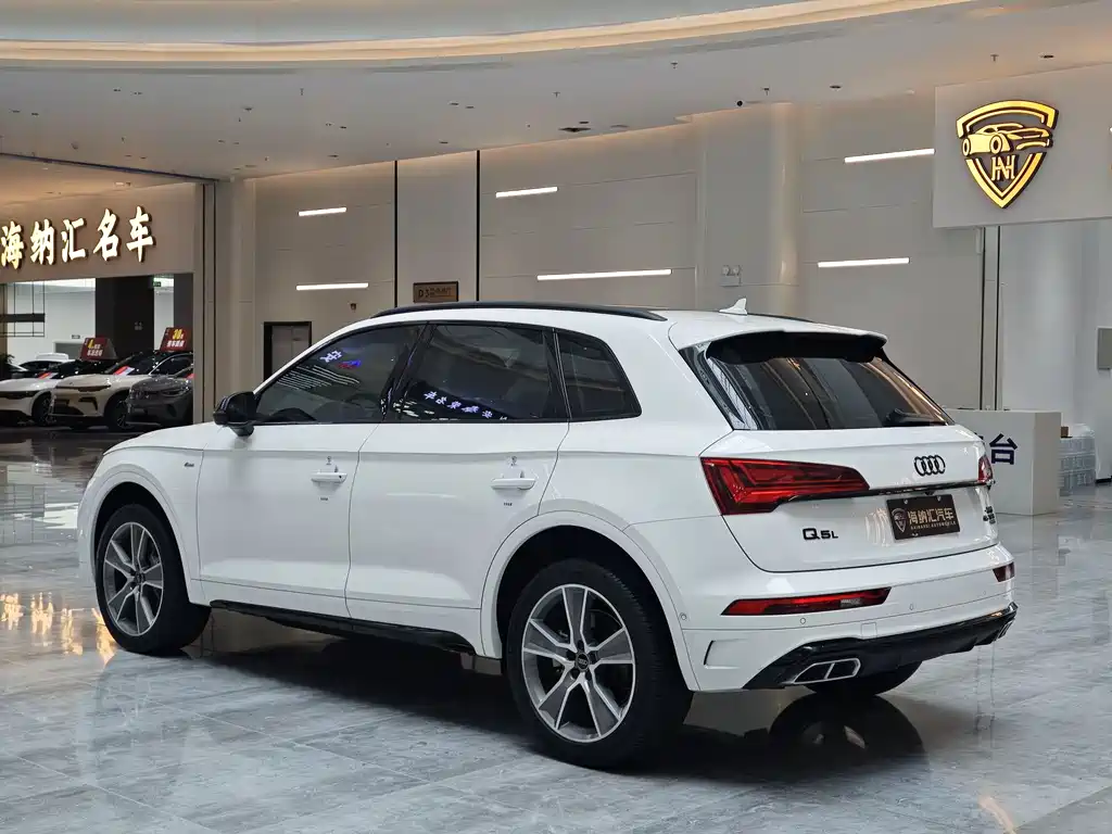 Audi Q5L 2023 — фото 3