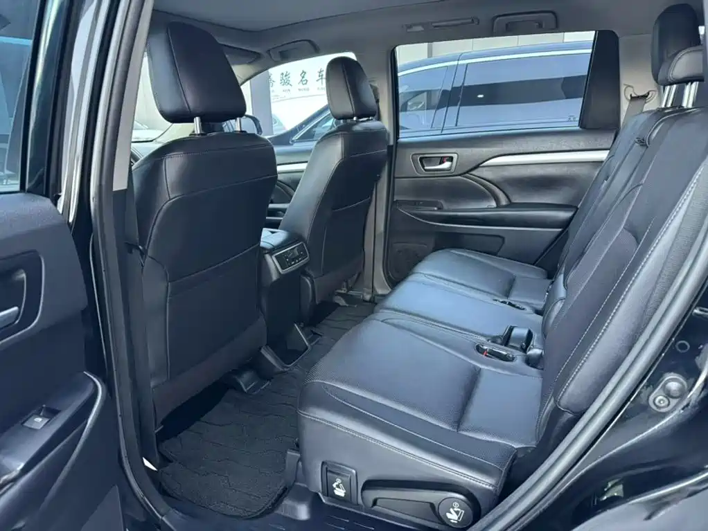 Toyota Highlander 2016 — фото 14