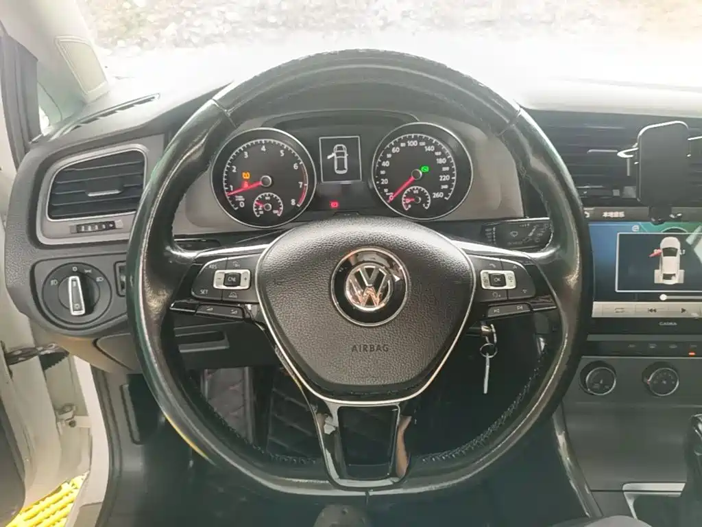 Volkswagen Golf 2015 — фото 11