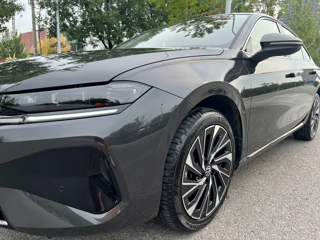 Volkswagen Sagitar 2025