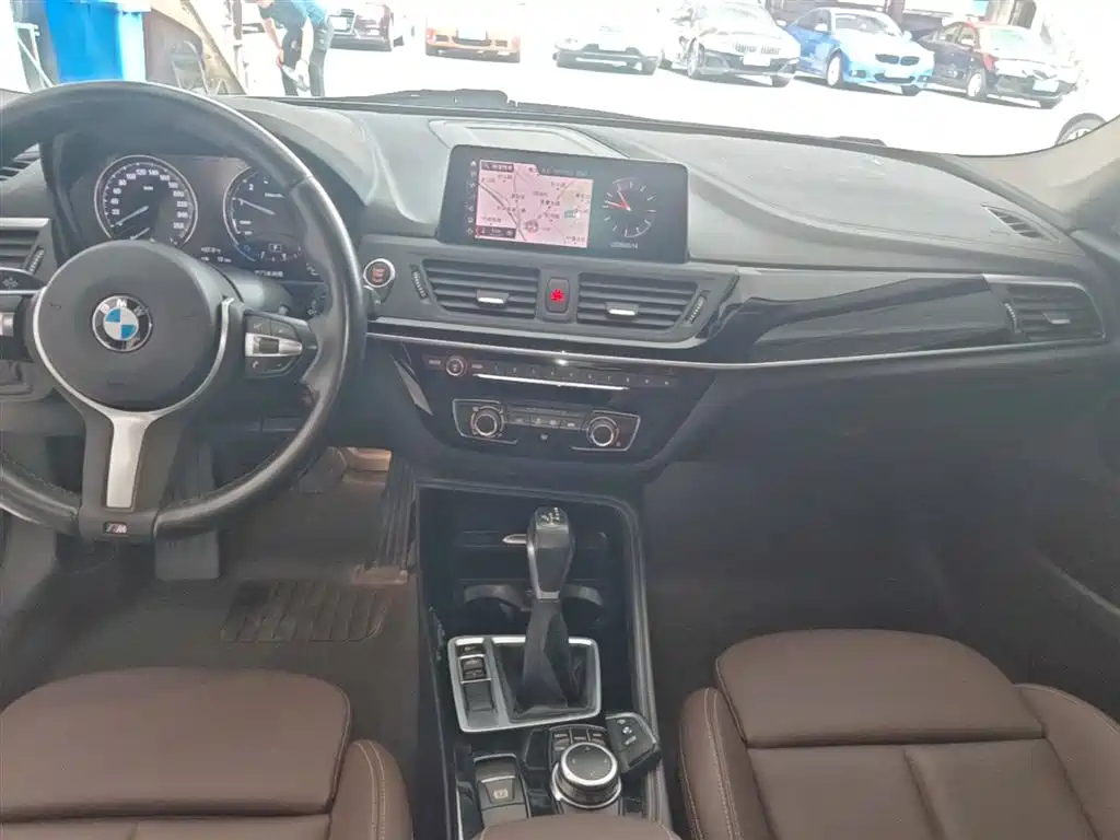 BMW 1 Series 2019 — фото 13