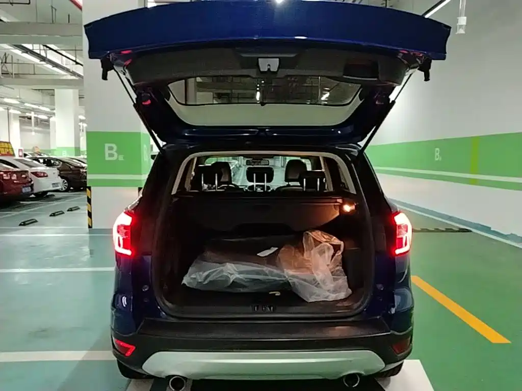 Ford Kuga 2016 — фото 19
