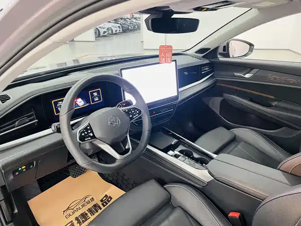 Volkswagen Passat 2025