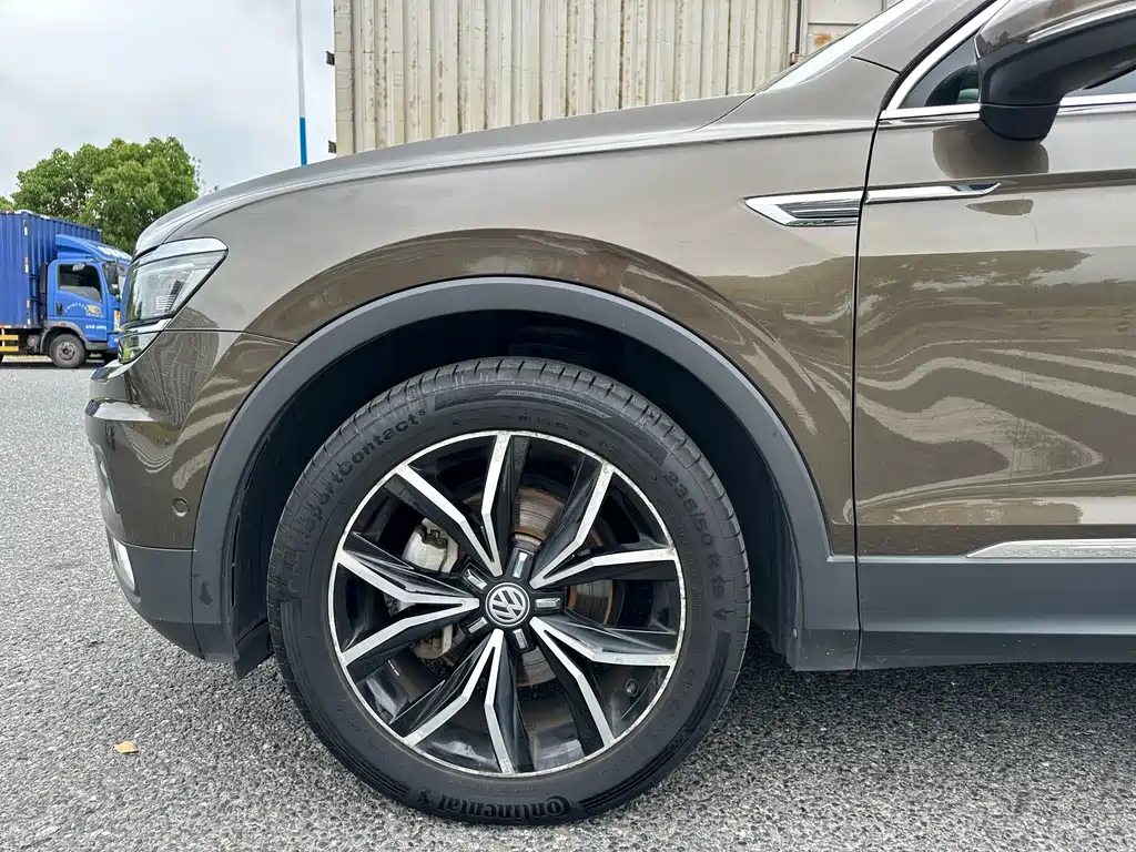 Volkswagen Tiguan L 2018 — фото 8