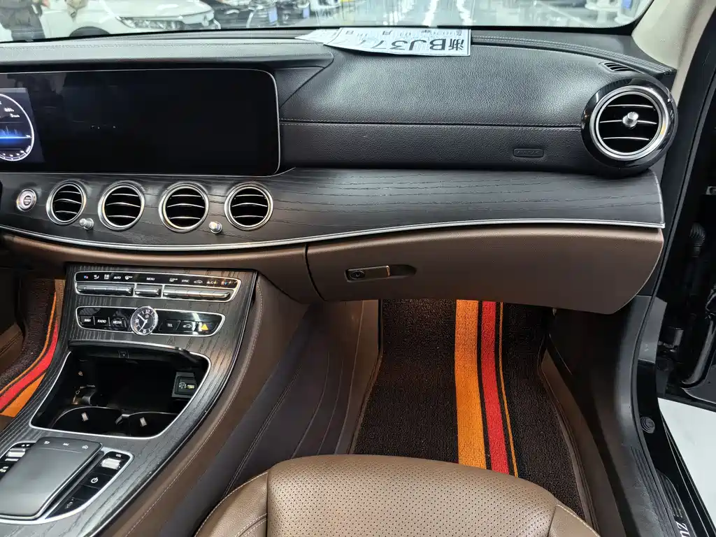 Mercedes-Benz E-Class 2020 — фото 9