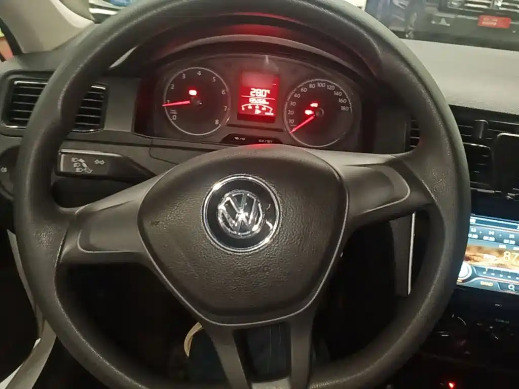 Volkswagen Santana 2018 — фото 11