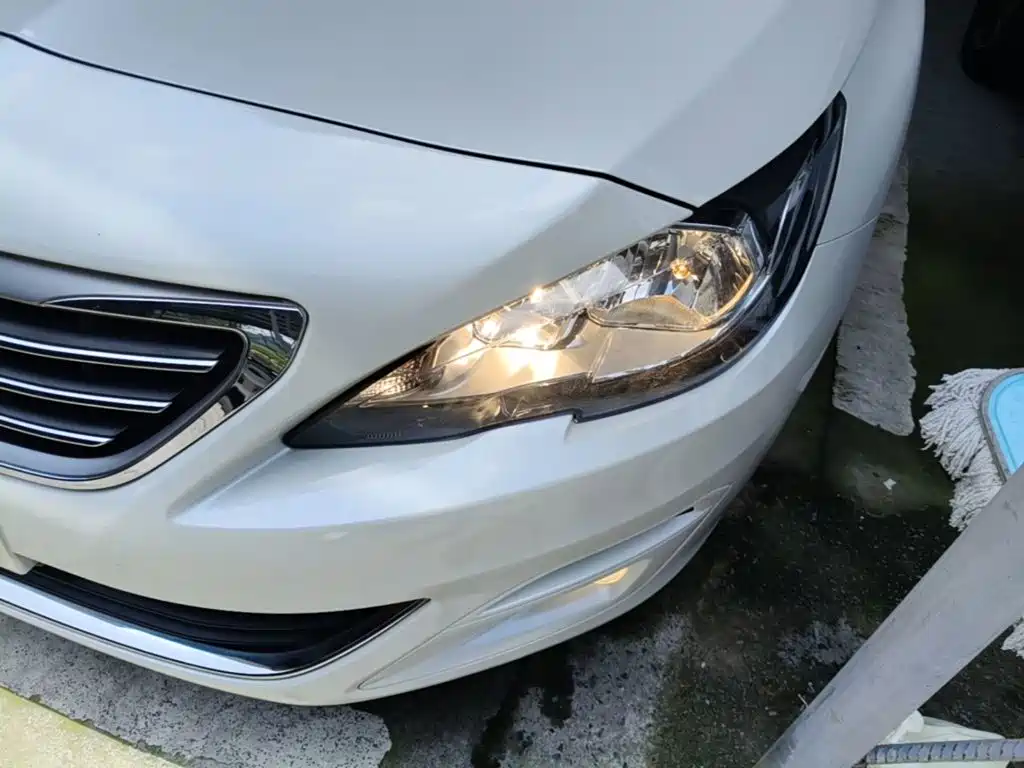 Peugeot 408 2016 — фото 24