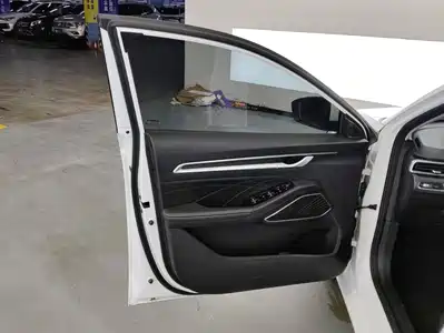 Geely Emgrand 2023