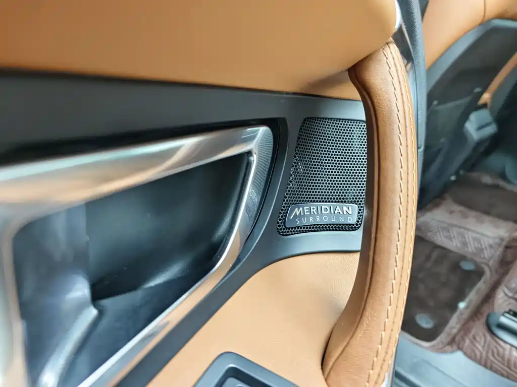 Land Rover Discovery Sport 2015 — фото 5