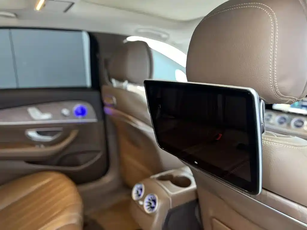 Mercedes-Benz E-Class 2019 — фото 16
