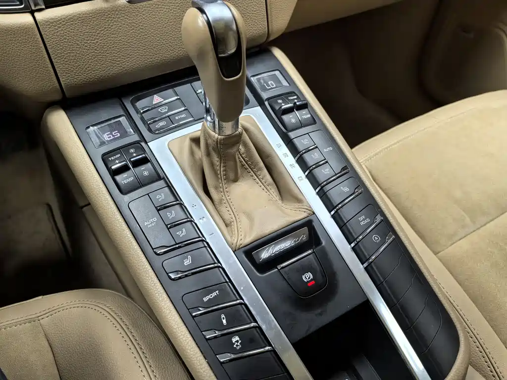 Porsche Macan 2014 — фото 12
